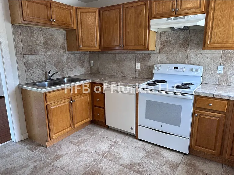 655 Old Dixie Hwy — Photo 10