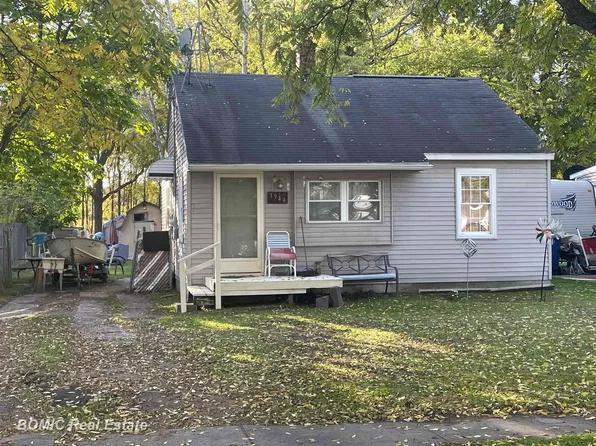 3944 Olive St, Saginaw, MI 48601