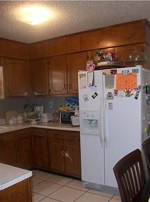 4th image of 605 SW 6th Ave