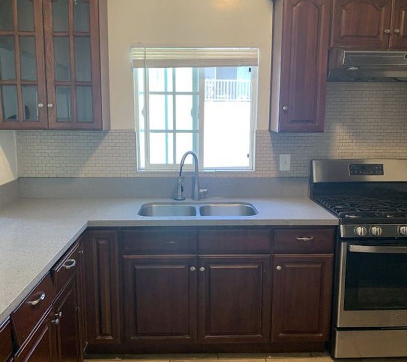 1st image of 1724 Cherry Ave #1728