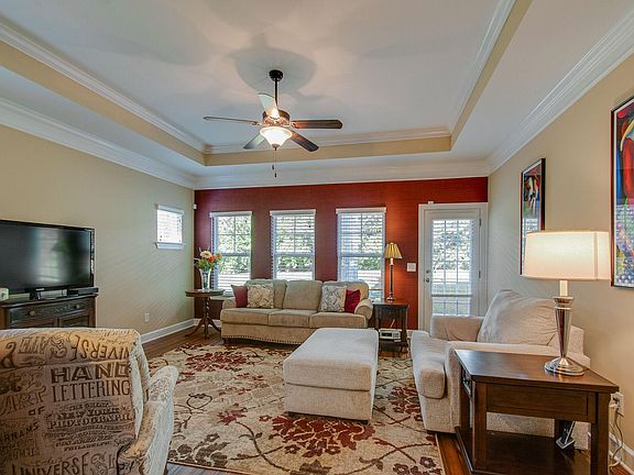4th image of 716 Meadowcroft Ln