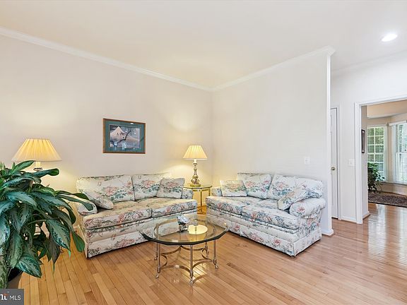 4th image of 10204 Glen Chase Ct