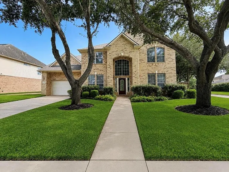 5206 Riverstone Crossing Dr — Photo 1