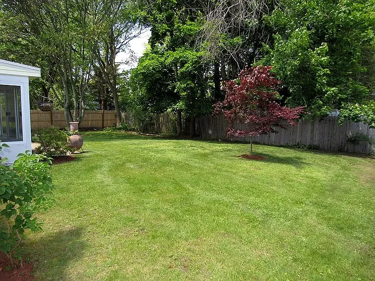 1247 Trapelo Rd — Photo 16