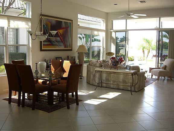 4th image of 2561 Bay Pointe Dr