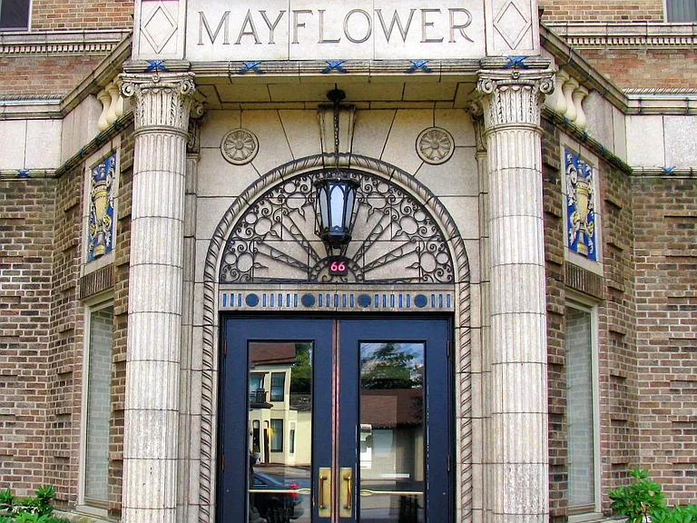 Mayflower Apartments — Photo 16