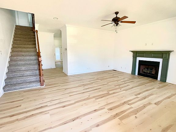 3rd image of 3350 Cotham Ln