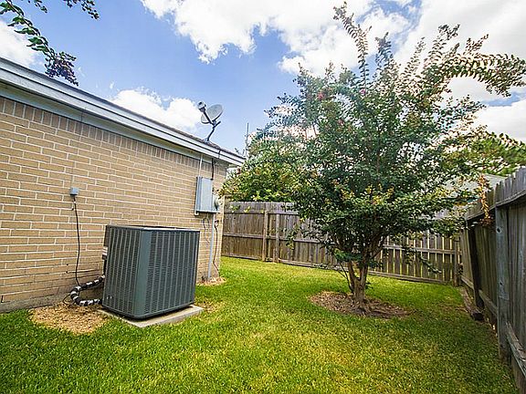 5th image of 4700 Saint Andrews Dr