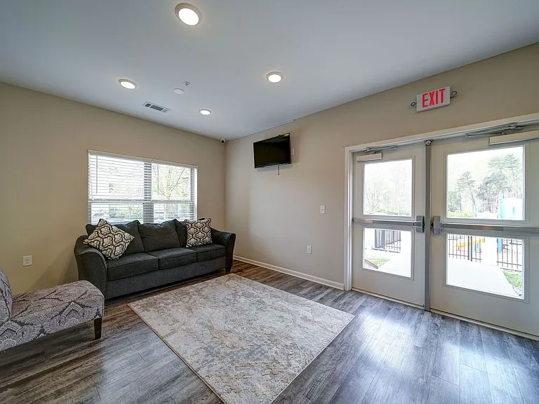 Hyde Glen Apartments — Photo 14