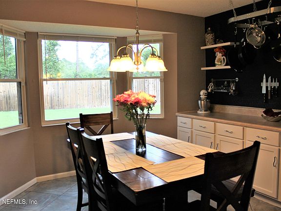 5th image of 9715 VICEROY Drive E