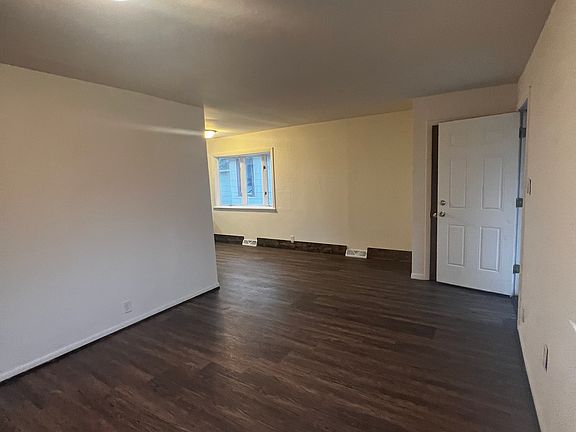 3rd image of 2424 Durand St
