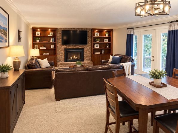 4421 Clark St APT 1C