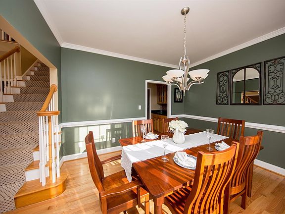 4th image of 1380 Summerpark Dr