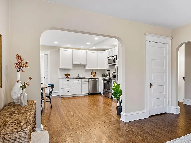 105 Milton St S #1B — Photo 8