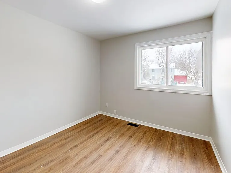 635 Indian Rd N — Photo 10