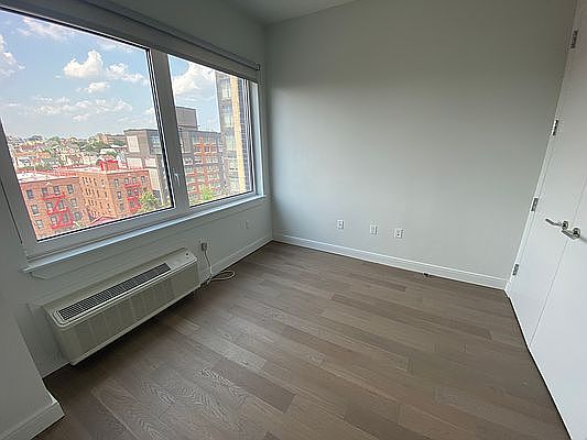 3rd image of 152-11 89th Ave #928