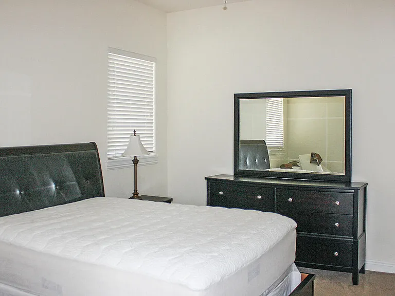 113 Inkberry Dr — Photo 2