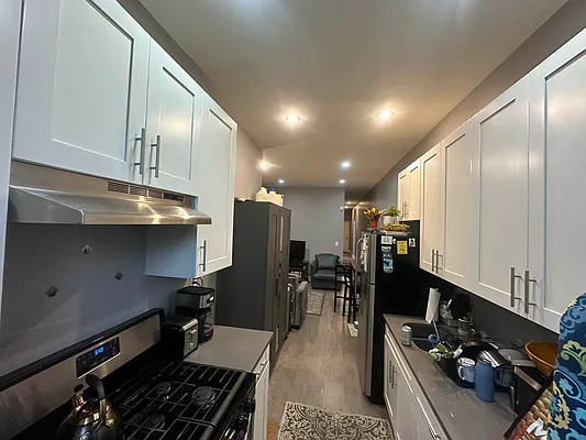 Rented by R New York | media 10