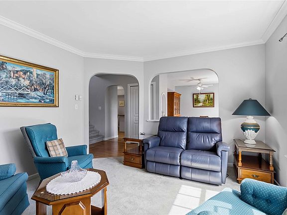 4th image of 4073 Blackberry Ln #4