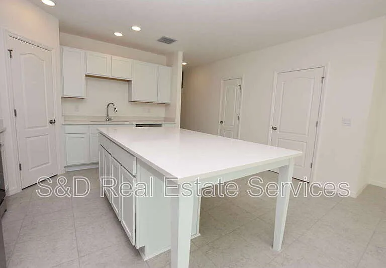 3913 Academia Ave — Photo 14