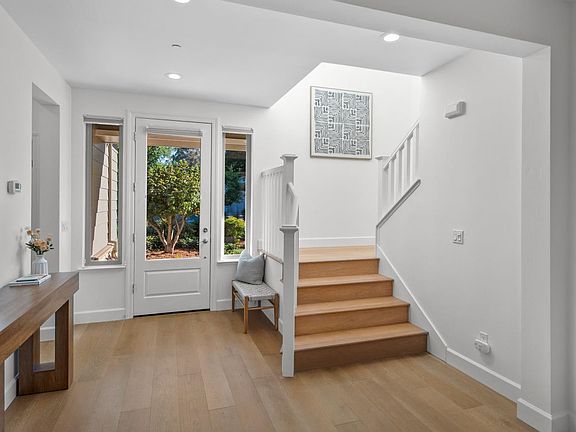 4th image of 106 Waterford Terrace