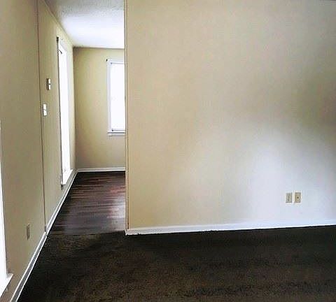 3rd image of 1406 Garden Dr APT C