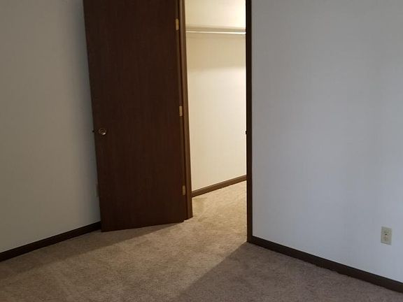5th image of 1565 Hampton Knoll Dr