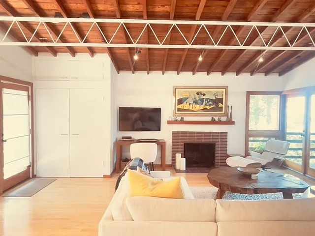 959 Micheltorena St — Photo 6