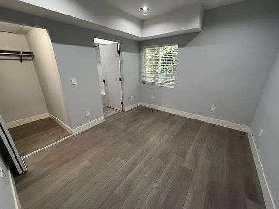 5th image of 14833 Erwin St #3