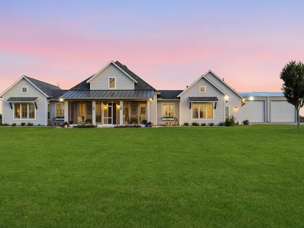 12030 County Line Rd, Wallis, TX 77485