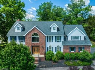 3 Covenhoven Rd, Lebanon, NJ 08833