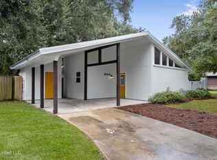 1644 S 10th St, Ocean Springs, MS 39564