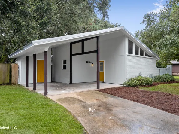 1644 S 10th St, Ocean Springs, MS 39564