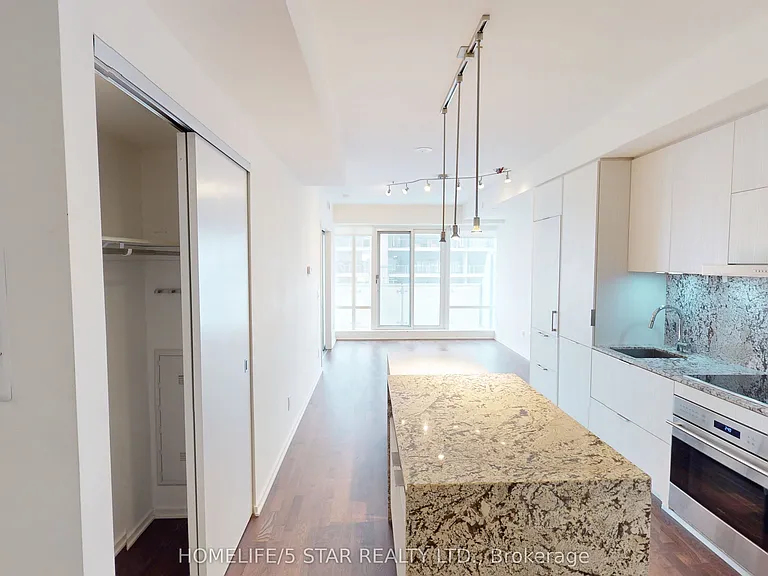 1 Bloor St E #4407 — Photo 3