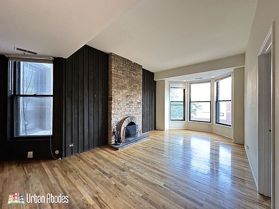 4th image of 604 W Surf St APT 3