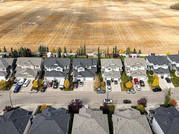 2nd image of 436 Reed Cres