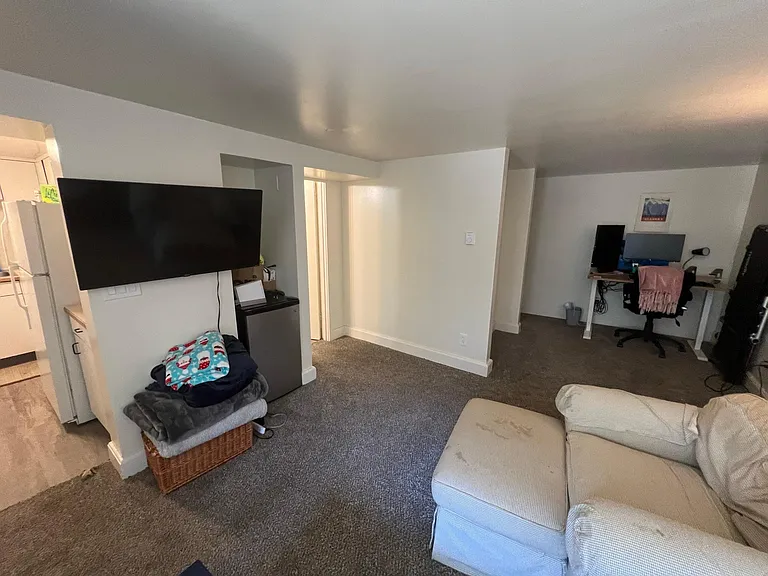 531 Federal Ave E — Photo 45