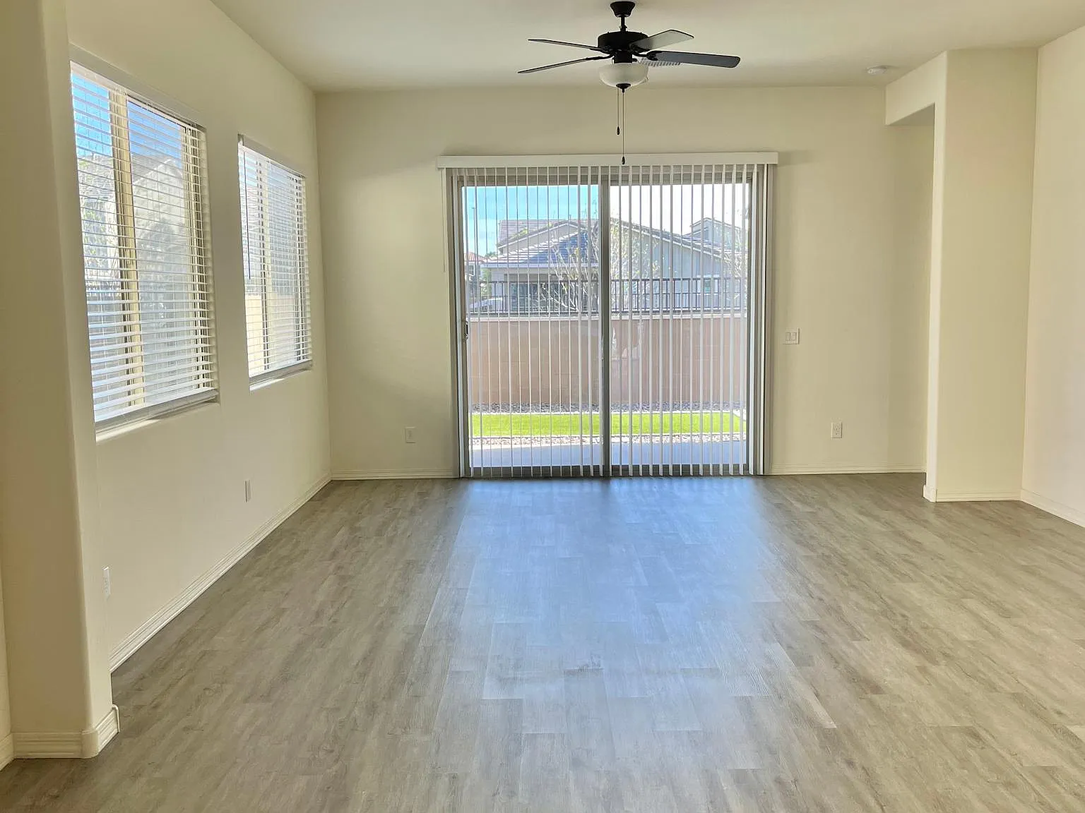 2071 E Wisteria Dr — Photo 3