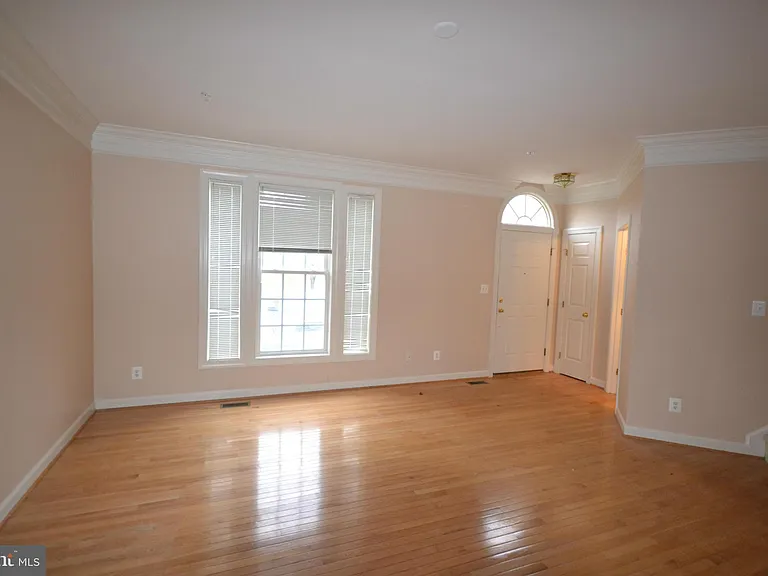 2236 Sussex Way — Photo 8