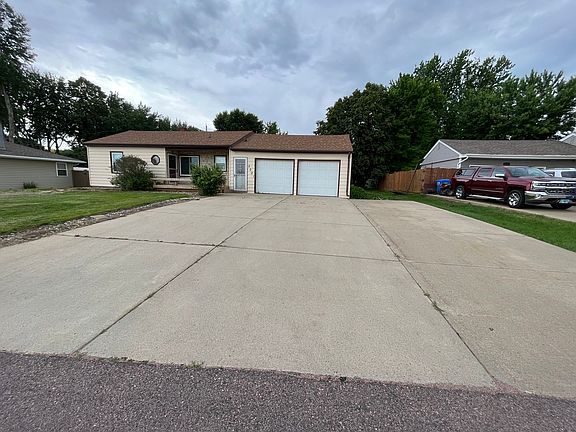 2nd image of 5001 E Linden Ln