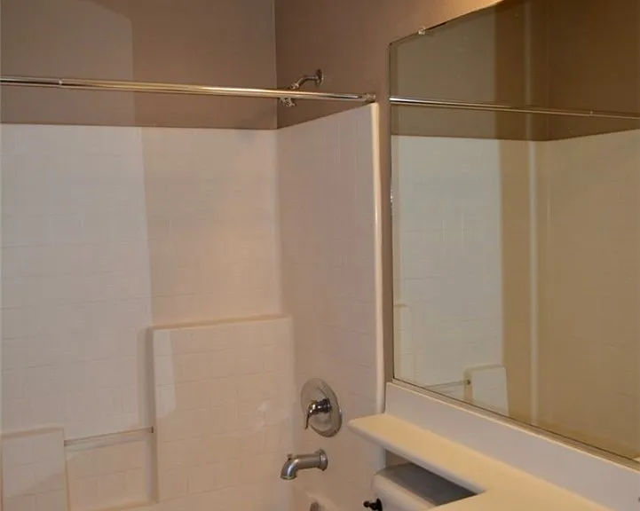 12199 N Main St #3 — Photo 27