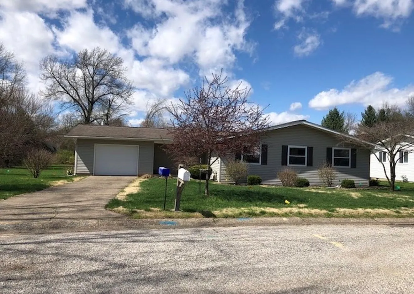 4 bed, 1262 sqft, $1,900 — Photo 1