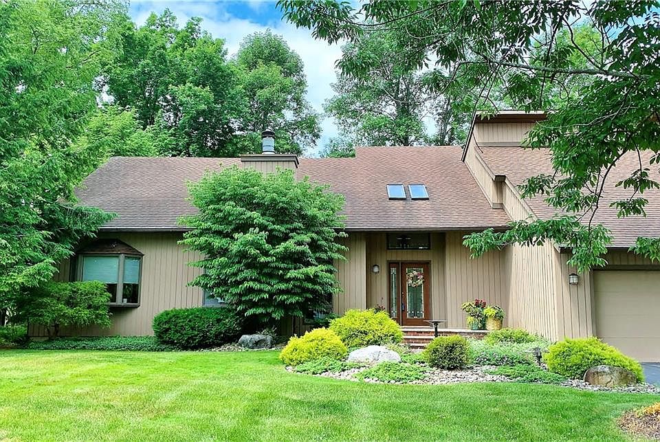 1st image of 8785 Wedgefield Ln