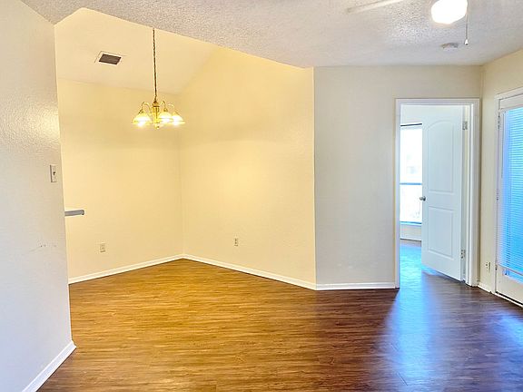 4th image of 1614 Pecan Chase Cir APT 62