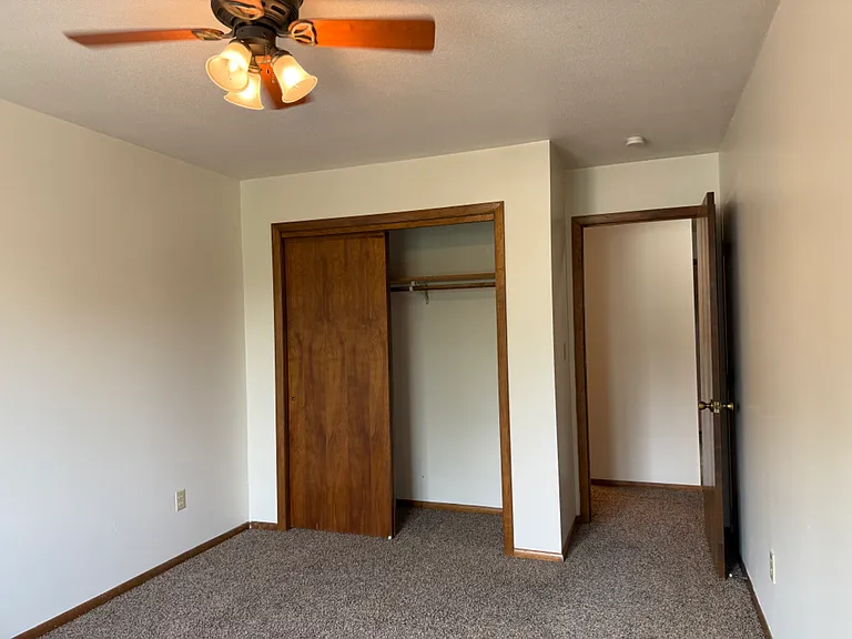 Cottonwood Apartments — Photo 11