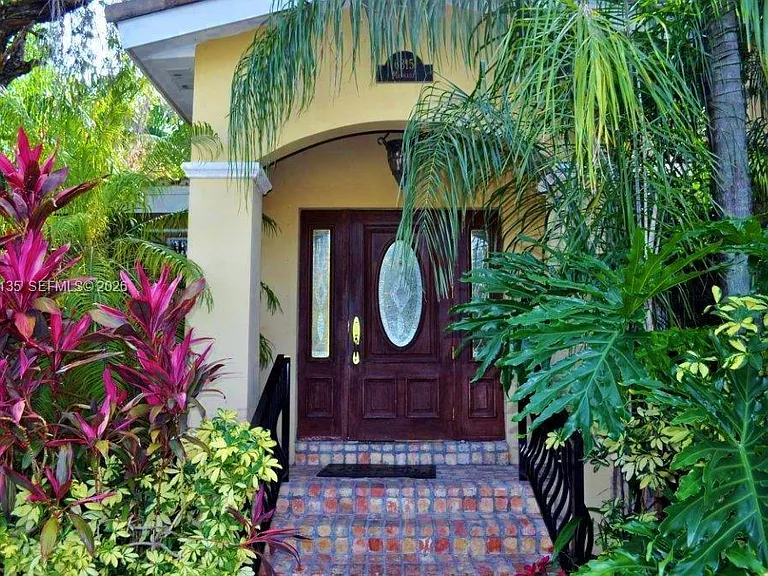 6315 Maynada St — Photo 3
