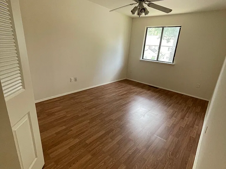 2815 Forsythia Ct — Photo 42