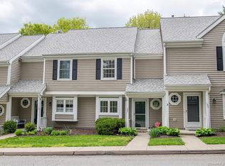 41 Tamarack Ave APT 105, Danbury, CT 06811