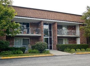 1104 S Springinsguth Rd APT 1C, Schaumburg, IL 60193