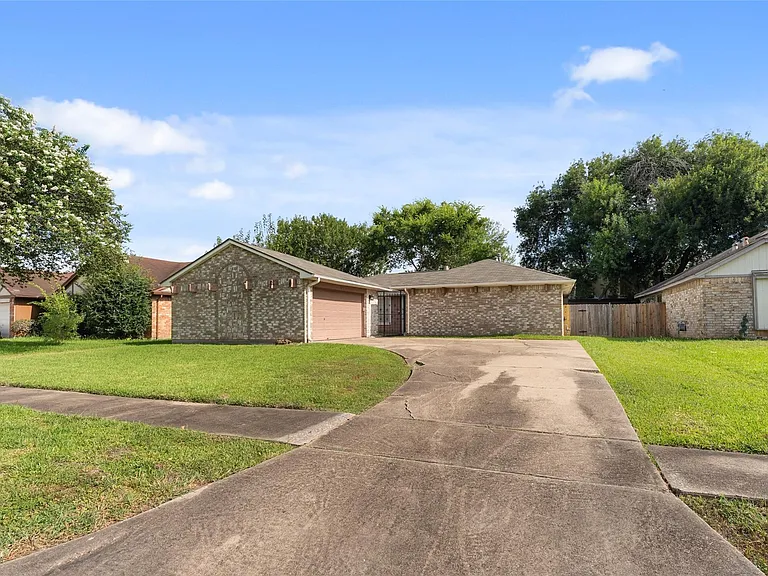 1202 Manorglen Dr — Photo 23